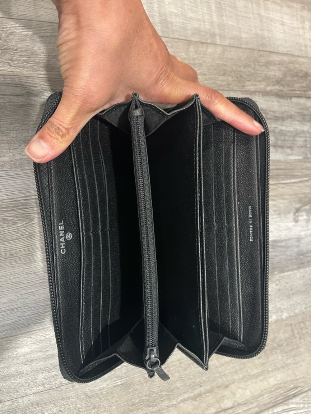 CHANEL Black Quilted Leather Zip long wallet - Picture 7 of 11